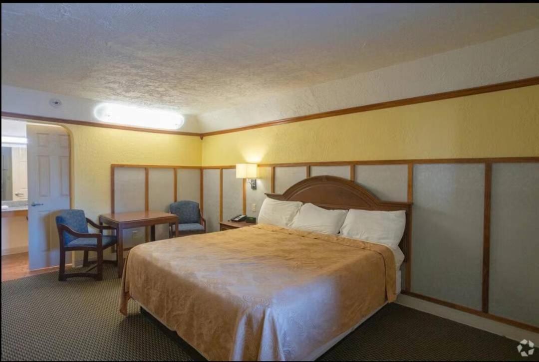 Bo Hotel Canadian Courts Екстер'єр фото